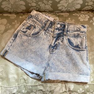 NWT. BDG mom high rise short